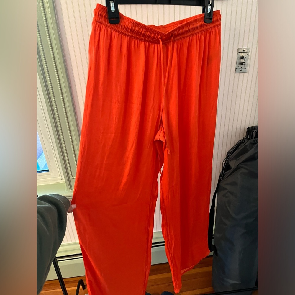 Loose pants